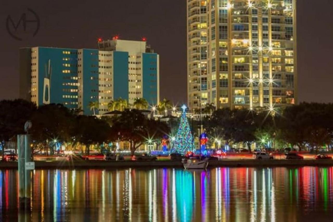 Walk To Everything Downtown Eat - Shop - Play سانت بطرسبرج المظهر الخارجي الصورة